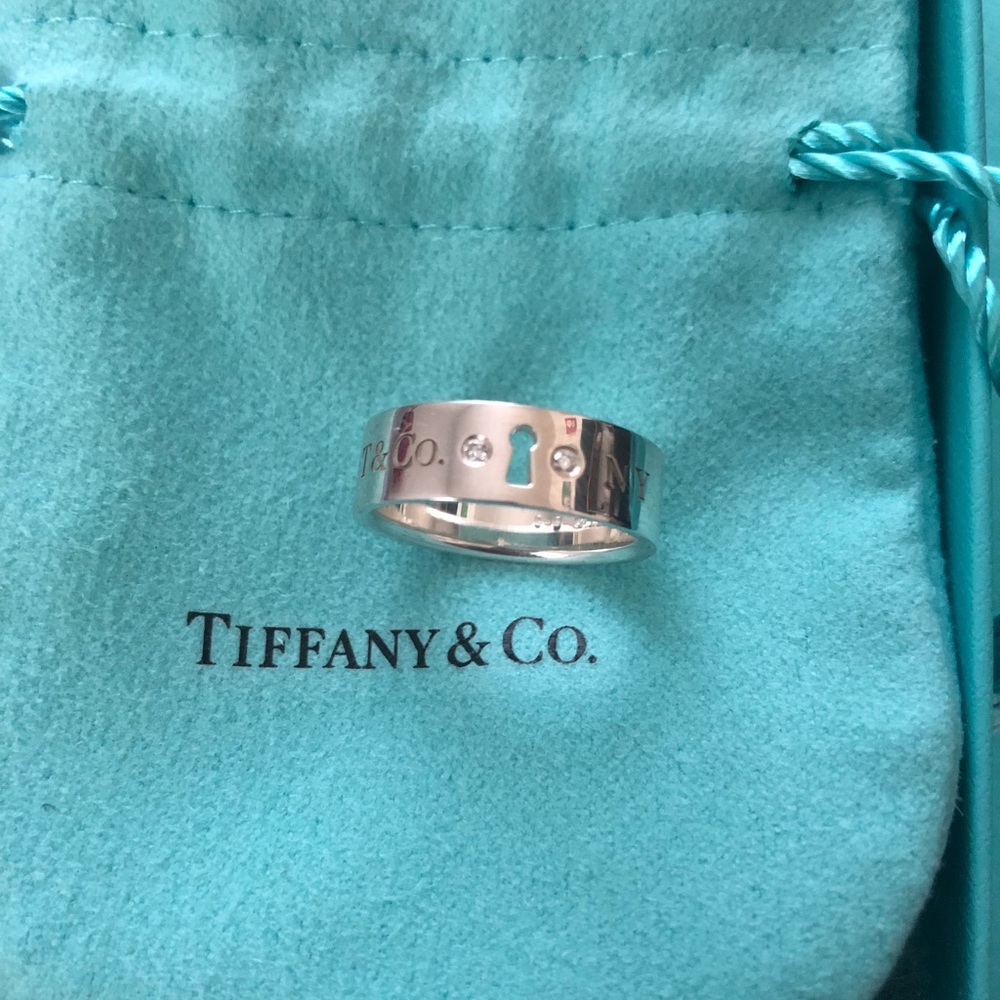 Last one)Beautiful Tiffany Lock ring with diamonds - Picture 3 of 3